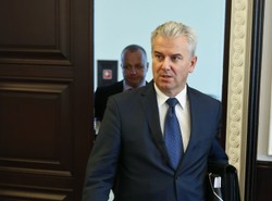 Opozycja chce głowy Grabarczyka. Znany adwokat: Minister nie ponosi odpowiedzialności