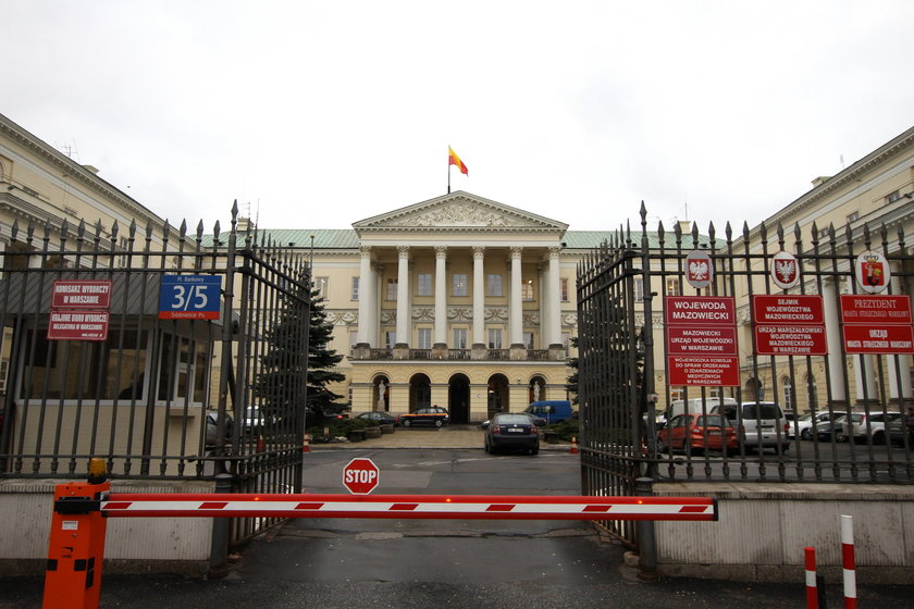 Milionowe premie w ratuszu. Pani prezydent hojne obdarowała swoich pracowników