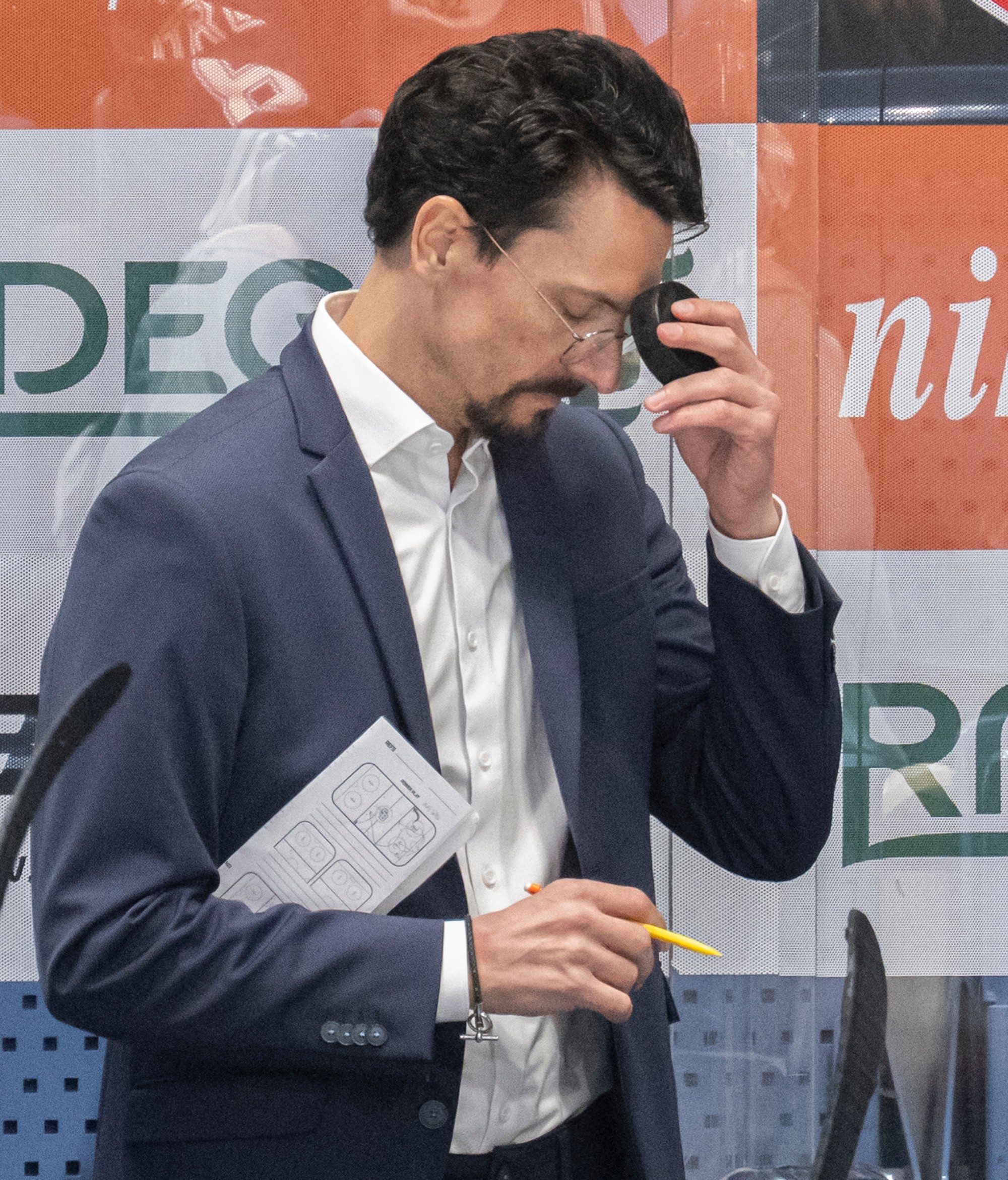 Tréner hokejistov Slovana Brad Tapper. 