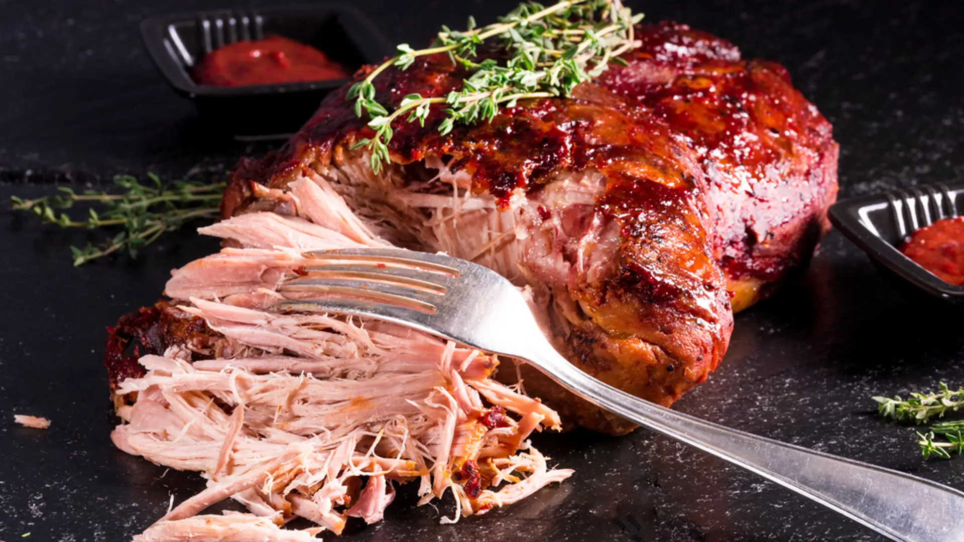 Pulled pork czyli przepis na szarpaną wieprzowinę z musztardą i aromatycznymi przyprawami