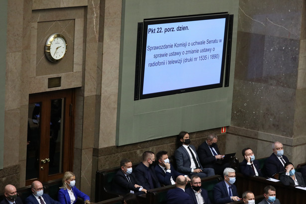 Sejm uzupełnił porządek obrad o sprawozdanie komisji kultury o uchwale Senatu ws. nowelizacji ustawy o radiofonii i telewizji