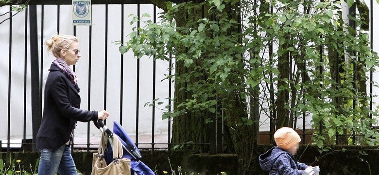 Gwiazda "Szpilek na Giewoncie" uczy syna jeździć na rowerze