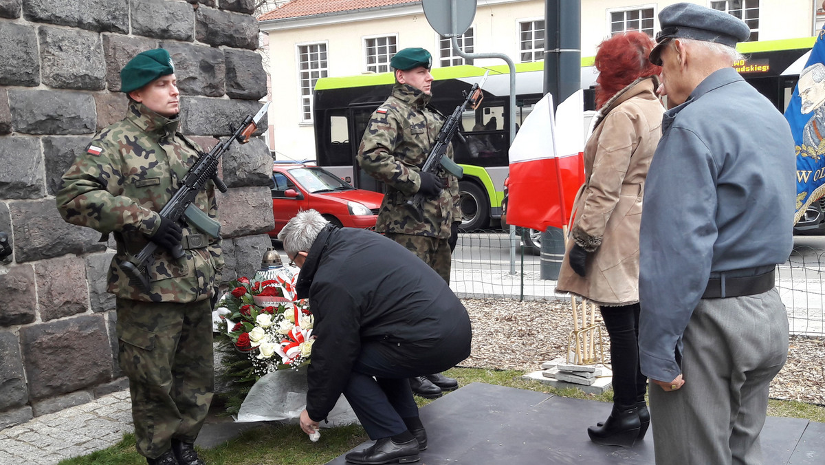 Tradycyjnie, jak co roku, Związek Piłsudczyków RP na Warmii i Mazurach zorganizował obchody imienin Józefa Piłsudskiego.