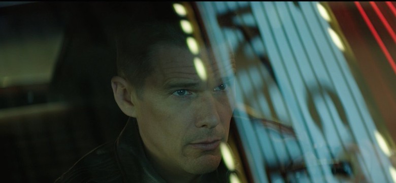 Ethan Hawke zabija terrorystów na ekranie