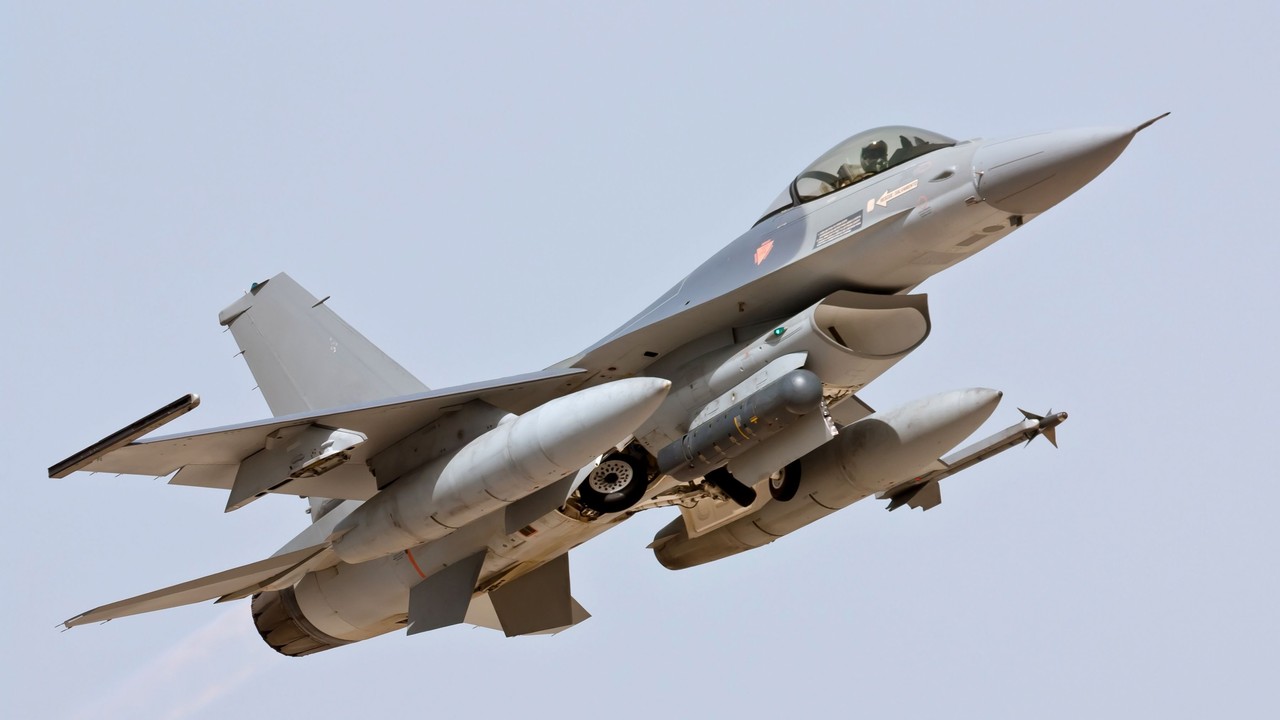 Ukraina straciła myśliwiec F-16. Nie żyje pilot. 
