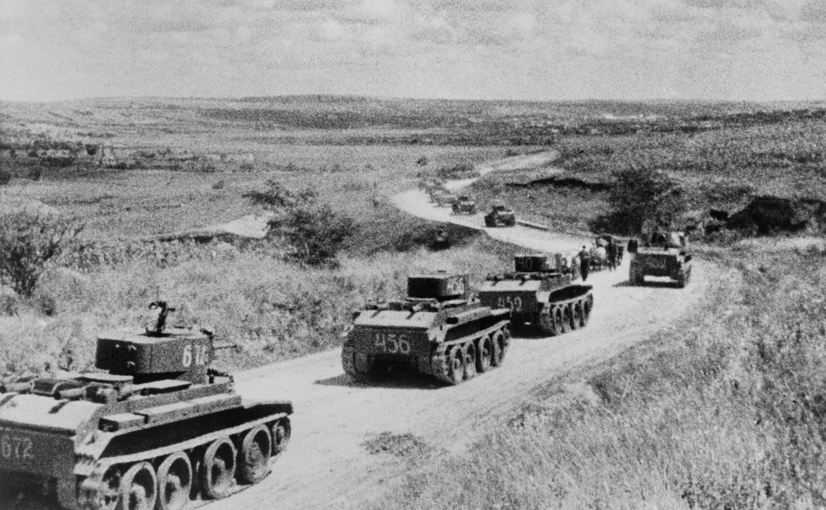 Kolumna radzieckich czołgów