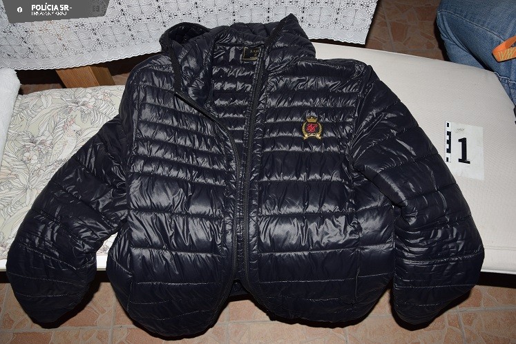 Policajti zadržali muža, ktorý mal prepadnúť solárium.