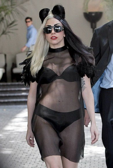 Lady Gaga w majtkach
