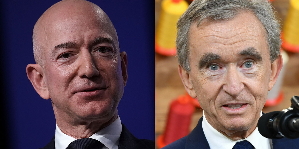 Od lewej, dwóch najbogatszych ludzi świata: Jeff Bezos i Bernard Arnault. 