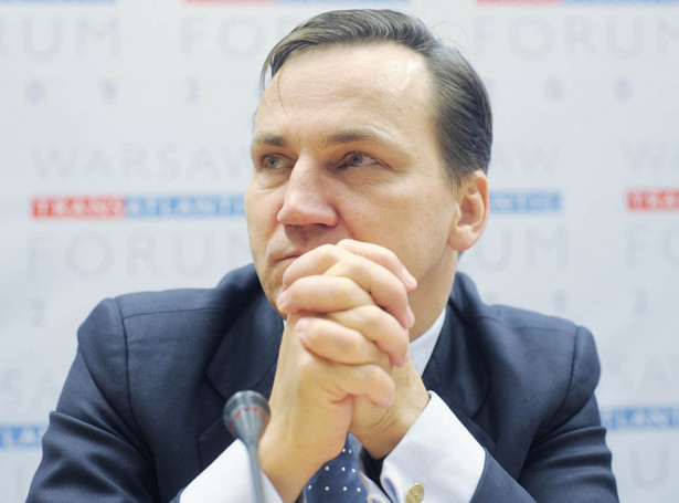 Sikorski o NATO porozmawia przy tostach