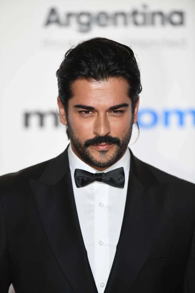 Burak Ozdživit
