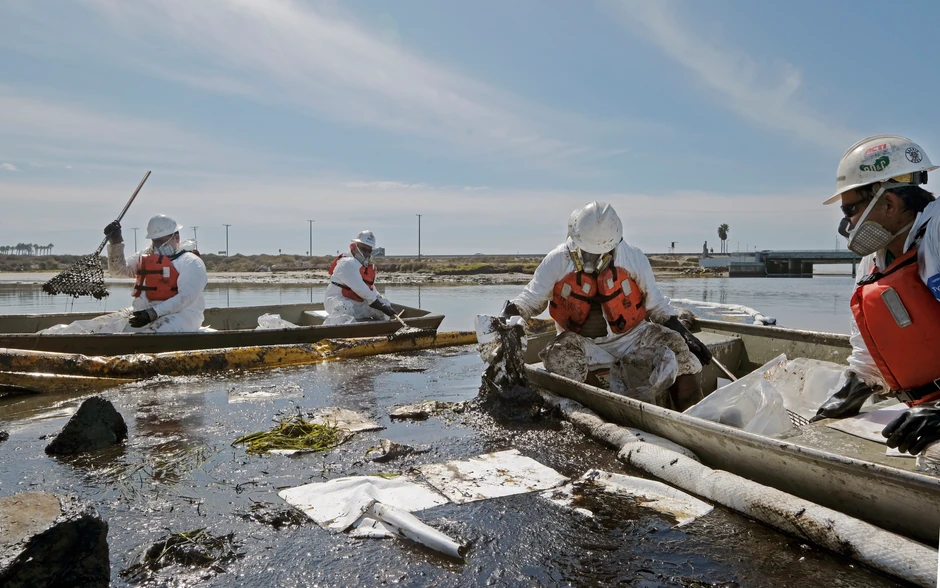Naftna mrlja kod južne obale Kalifornije