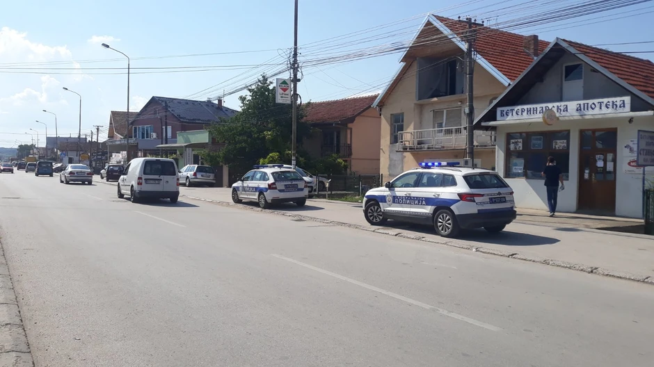 Policija na mestu saobraćajne nezgode