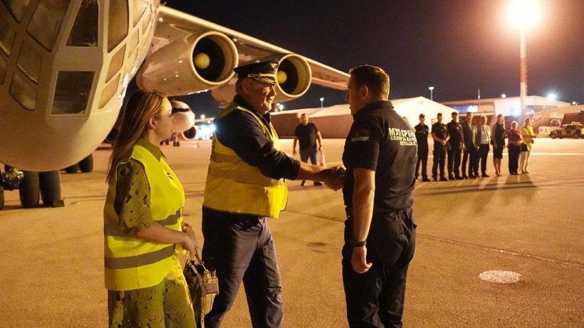 Doček posade ruskog aviona za gašenje požara na aerodromu u Nišu | Foto: MUP Srbije