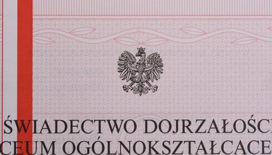 Czerwony pasek na świadectwie – tak czy nie? Rodzice i nauczyciele są podzieleni