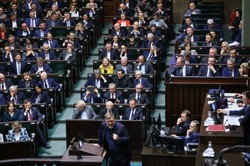 Deficyt wzrośnie o ponad 56 mld zł. Sejm zmienił budżet