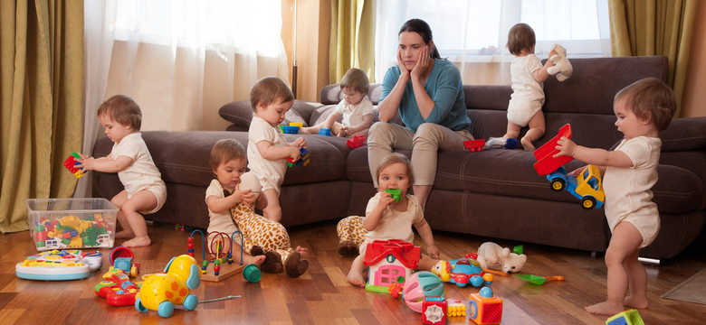 "Potwierdzam, piątego już nawet nie myję". Tiktokerka parodiuje wielodzietne matki