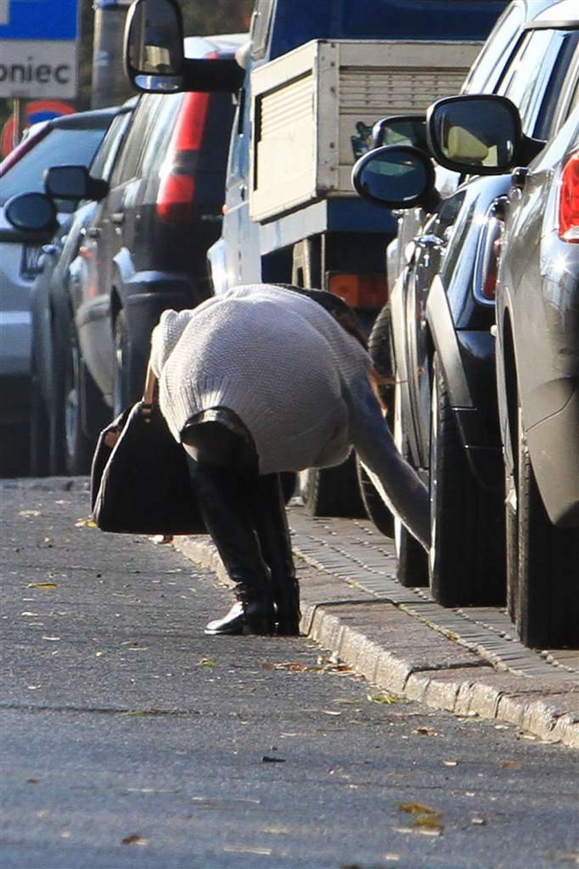 Tak się wypina gwiazda "M jak miłość". Poznajesz?