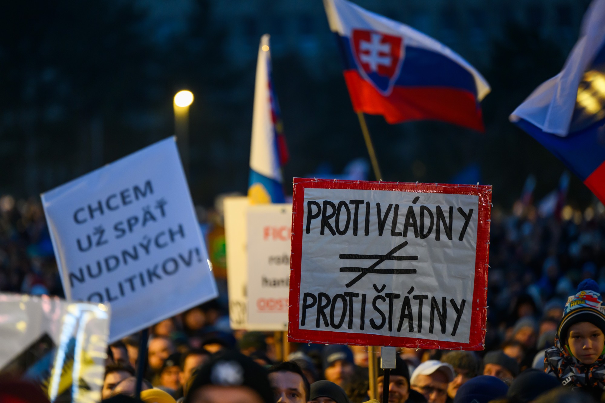 Protivládne zhromaždenie Slovensko je Európa na Námestí Slobody v Bratislave.
