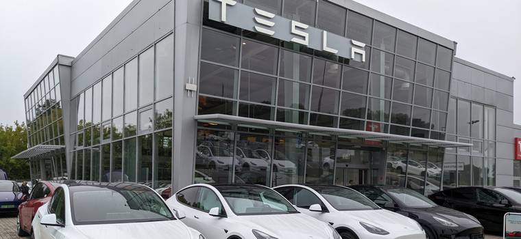 Tesla znowu obniża ceny. O ile potaniały elektryki?