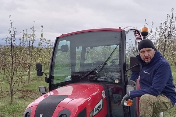 (FOTO) OVO JE IMANJE NA SELU KOJE NENAD JEZDIĆ NIJE HTEO DA PRODA Nalazi se kod Valjeva, izgradio ogromnu kuću u kojoj živi sa ženom i četvoro dece