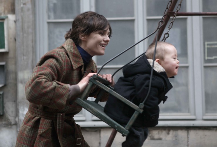 Vanessa Paradis i Marin Gerrier w filmie 'Cafe de Flore'