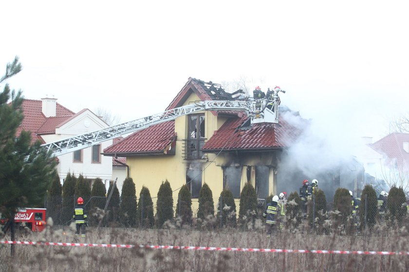 Potężny pożar pod Warszawą. Eksplodowały fajerwerki