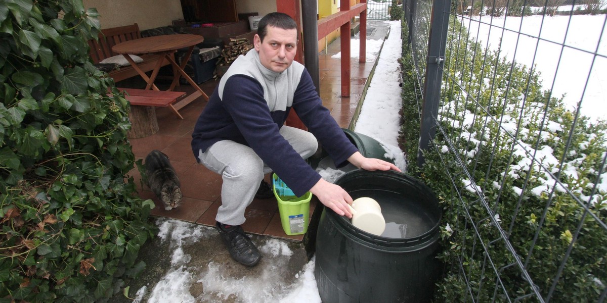 Przez sąsiedzki spór od siedmiu miesięcy żyję bez wody