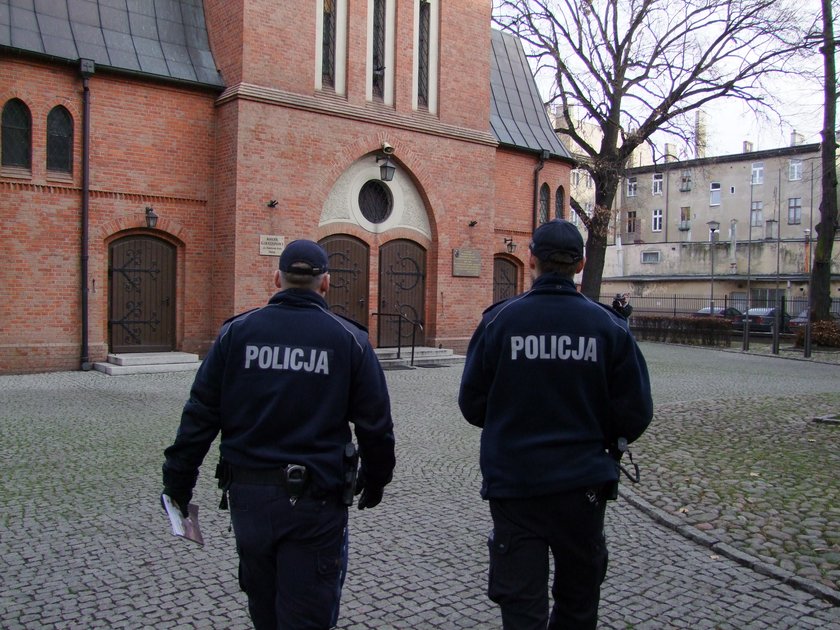 Policja ostrzega przed oszustami