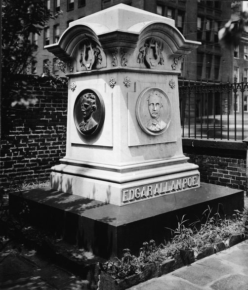 Grób Edgara Allana Poego w Baltimore (zdjęcie z 1949 r.) 