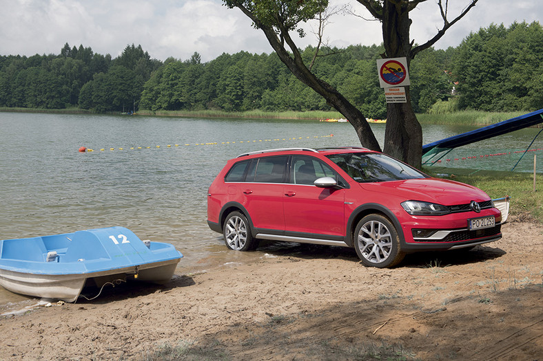 Uterenowione kombi - Seat Leon X-Perience kontra Skoda Octavia Scout i Volkswagen Golf Alltrack