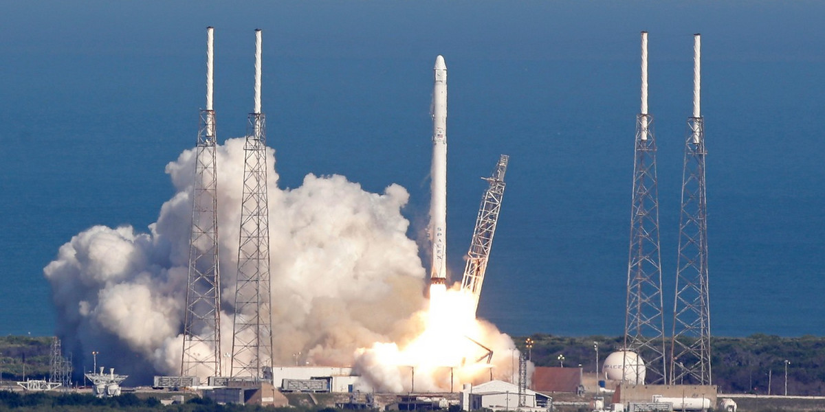 Rakieta Falcon 9 firmy Space X podczas startu