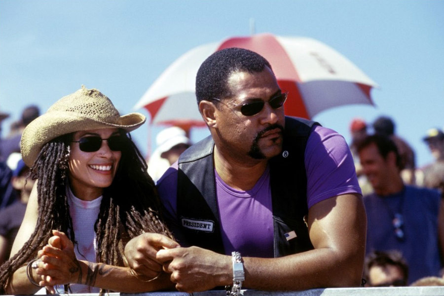 Laurence Fishburne jako Manuel "Smoke" Galloway i Lisa Bonet jako Queenie w filmie "Pokonaj najszybszego" (2003)