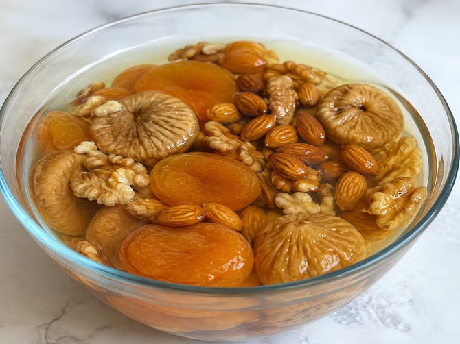 Da li suvo voće i orašaste plodove treba prati? Stručnjaci otkrivaju važna pravila