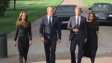 William, Kate, Harry i Meghan znów razem. Skłócone pary stanęły ze sobą ramię w ramię