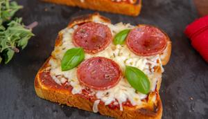 Pizza toast [Martin's famous potato rolls and bread]