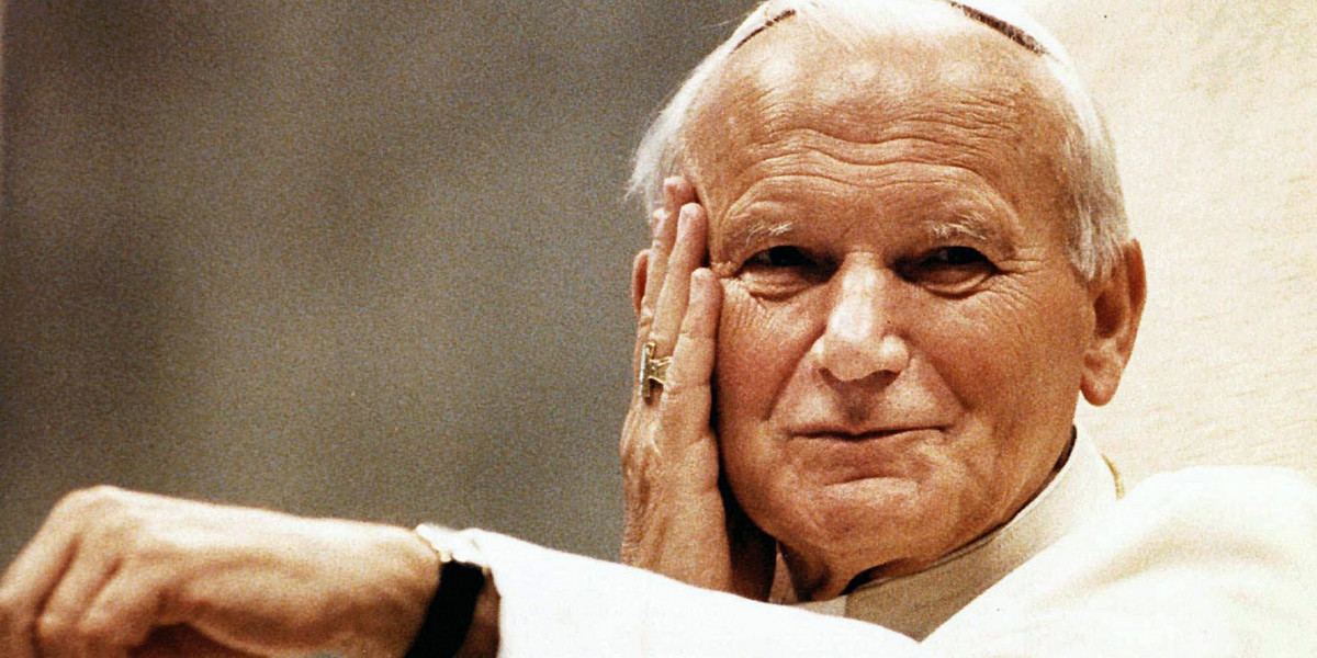 Jan Paweł II. Zdjęcie wykonano w 1990 roku.