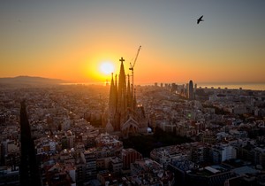 Barselona i pogled na baziliku Sagrada Familija