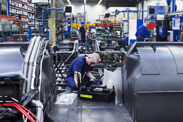 Montaż autobusów Volvo w fabryce we Wrocławiu (1)