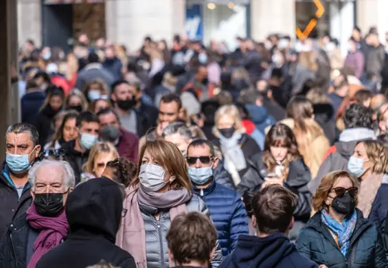 Szef WHO stwierdza, że 90 proc. światowej populacji jest odporna na Covid-19