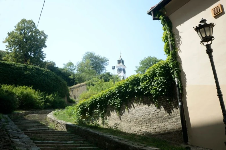 Stepenice ka Petrovaradinskoj tvrđavi