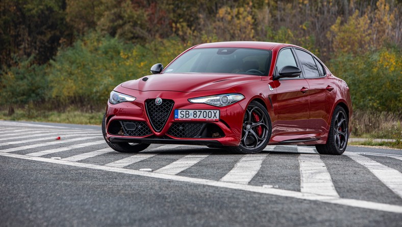 Znalezione obrazy dla zapytania: alfa romeo giulia