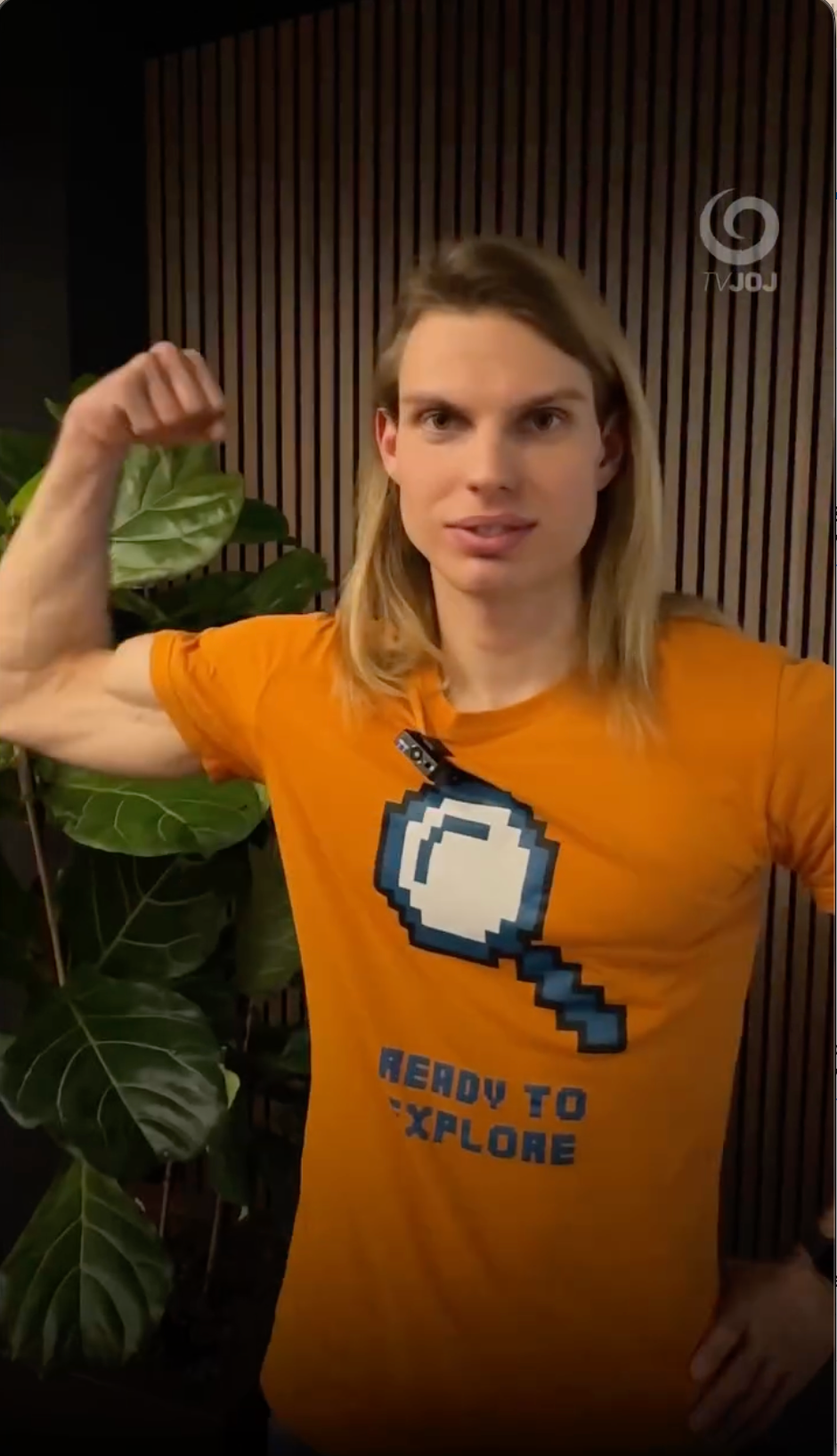 Tomáš zo šou Mama, ožeň ma predviedol vo videovizitke svaly. 