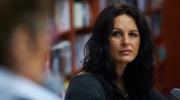 na koncie ma europejską nagrodę literacką. wraca z długo wyczekiwaną powieścią