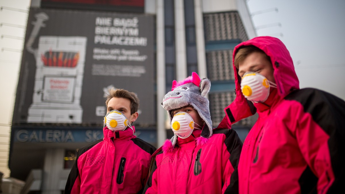 Katowice: bezpłatne maseczki ochronne i badania płuc na rynku