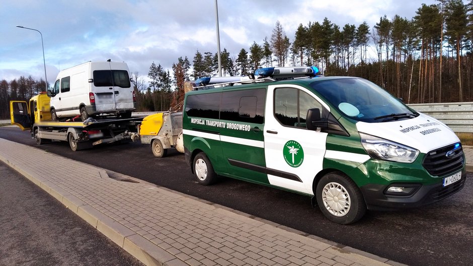 Bez ważnych badań i z kartonową rejestracją. Kierowca wpadł na obwodnicy Olsztyna (fot. GITD)