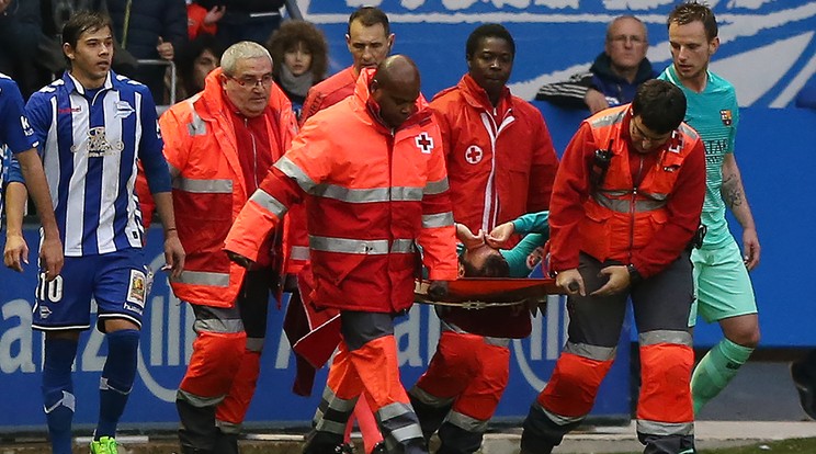 Aleix Vidal súlyos sérülést szenvedett az Alaves elleni bajnokin /Fotó: AFP