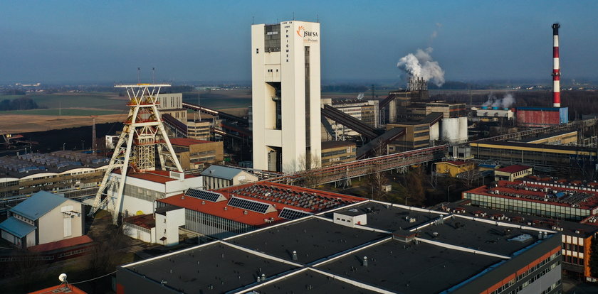 Kolejne wybuchy metanu w kopalni Pniówek w Pawłowicach. W strefie zagrożenia znalazło się 15 ratowników