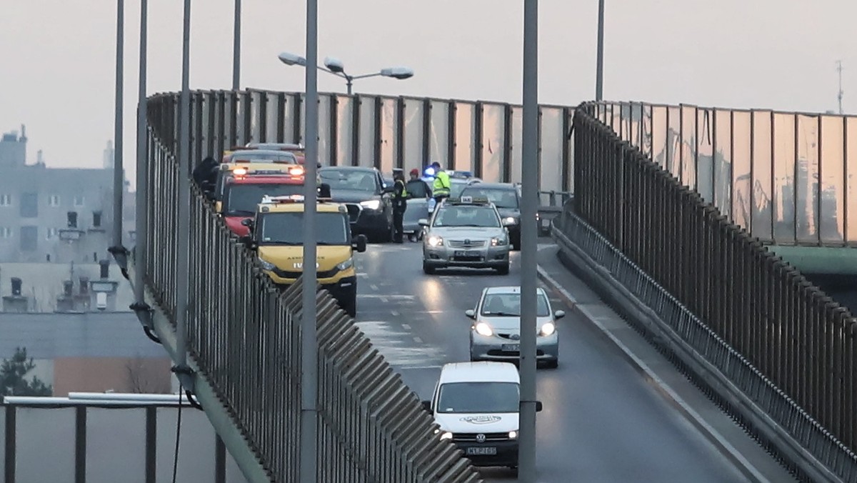 Warszawa: kolizja pięciu aut na Trasie Siekierkowskiej