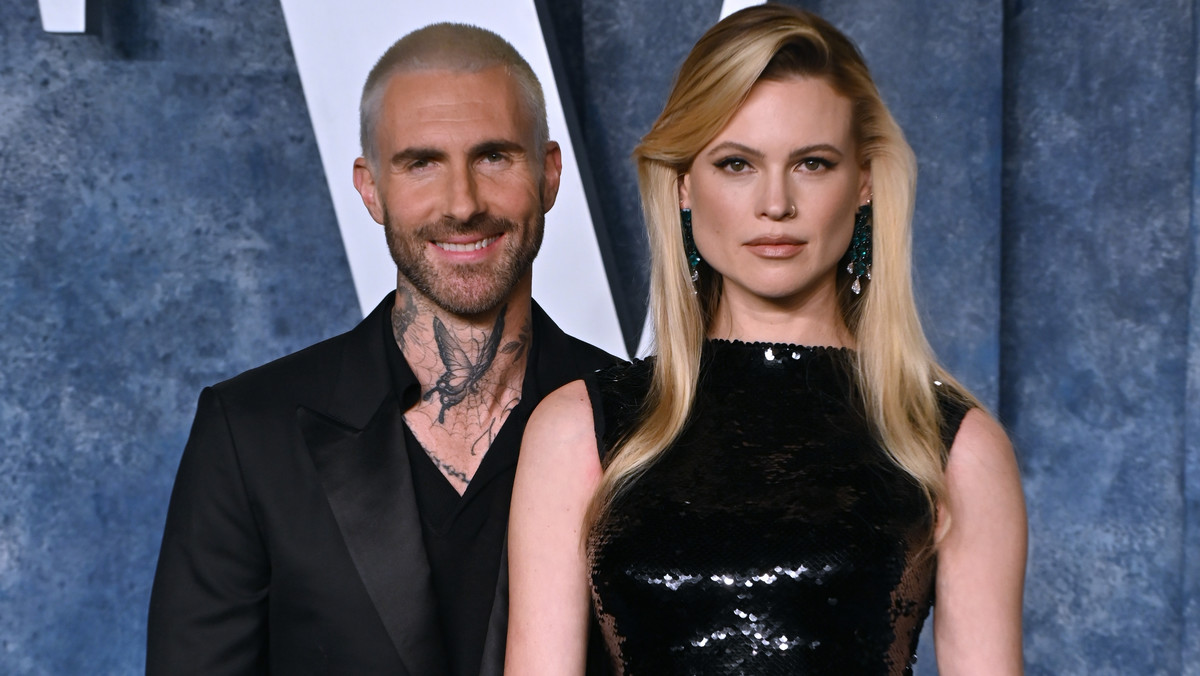 Adam Levine reklamuje biżuterię z żoną. Fani modelki wściekli: "Jesteś z nim po tym wszystkim?"